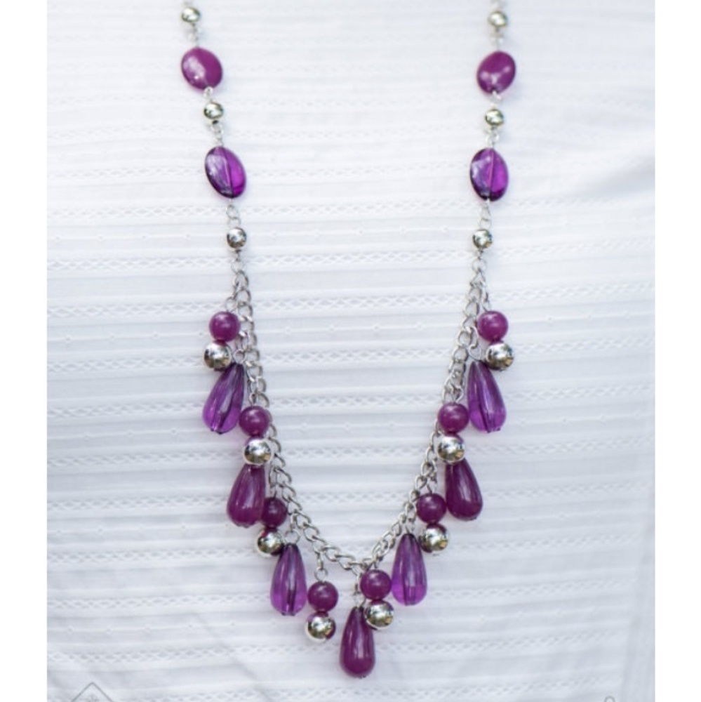 HUE's She? - Necklace Show us HUE's Boss! - Bracel